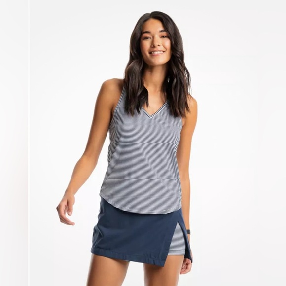 SOUTHERN TIDE Performance Collection Aveiro Skort Navy Striped Size Medium - Picture 3 of 3